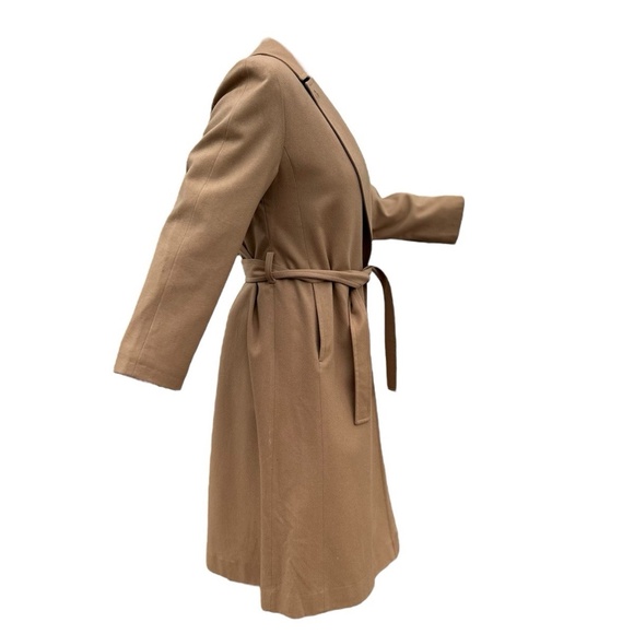 Pendleton Virgin Wool Coat: Classic Camel Outerwear for Timeless Style - Picture 2 of 16